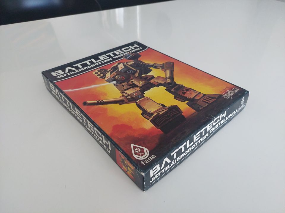 Battletech tarvikkeet (sääntökirja puuttuu)