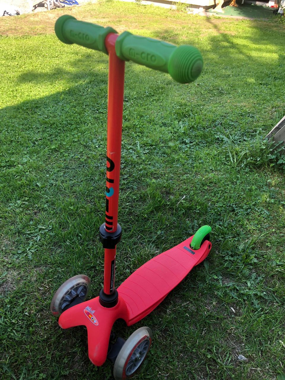 MicroMini Scooter skuutti pienelle lapselle