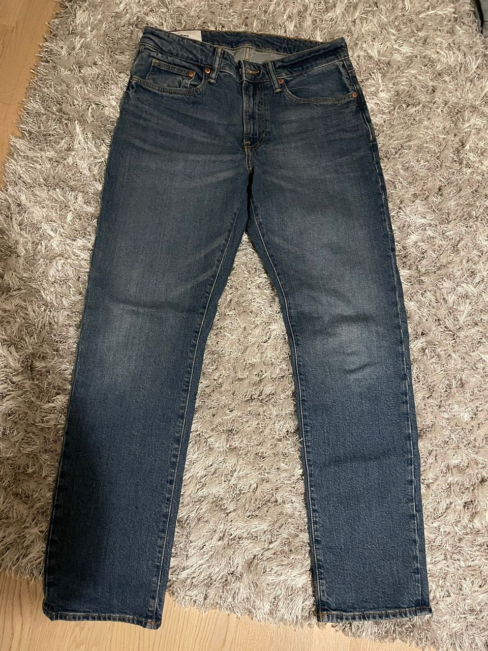 Myydään koon 31/32 H&M farkut