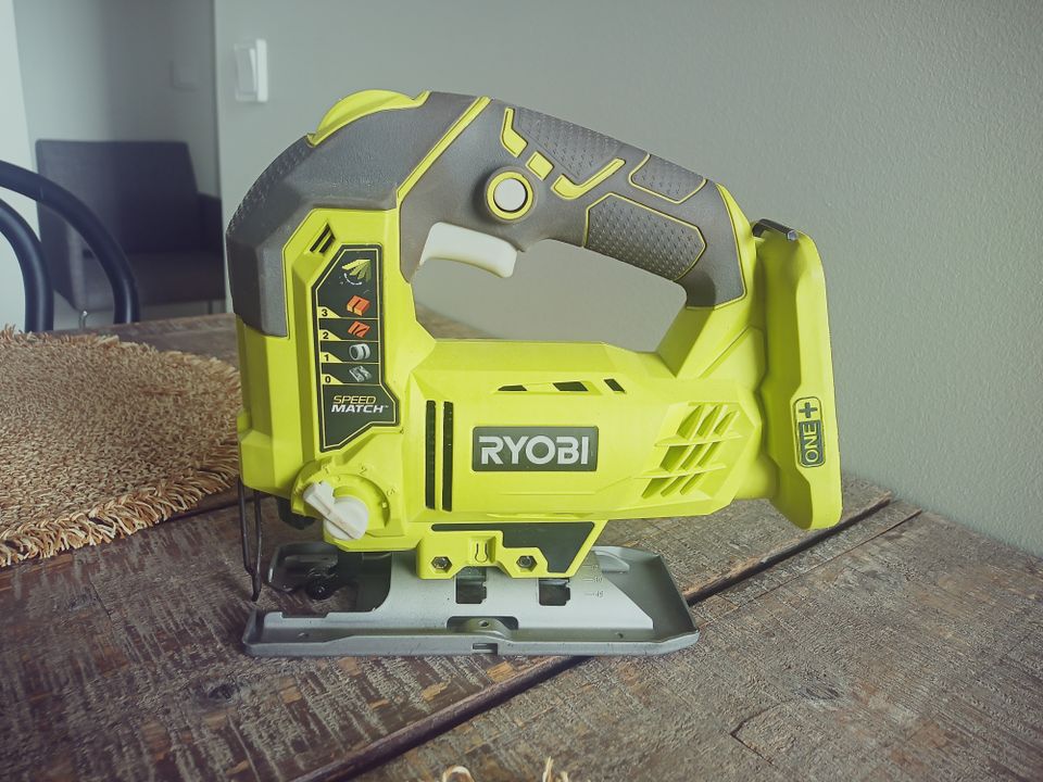 Ryobi R18JS akkupistosaha