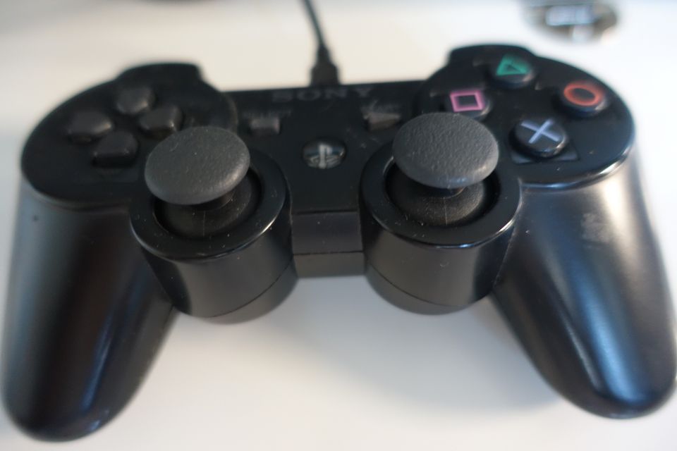 Playstation 3 täydellinen paketti konsoli+lisävarusteet