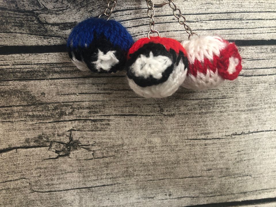 Pokémon inspired/knitted/keychain/neulottu/avaimenperä