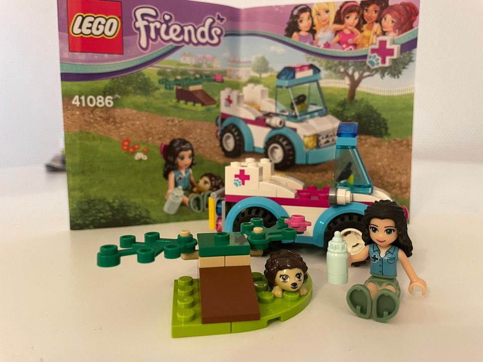 Lego Friends Eläinambulanssi ja Emman uima-allas