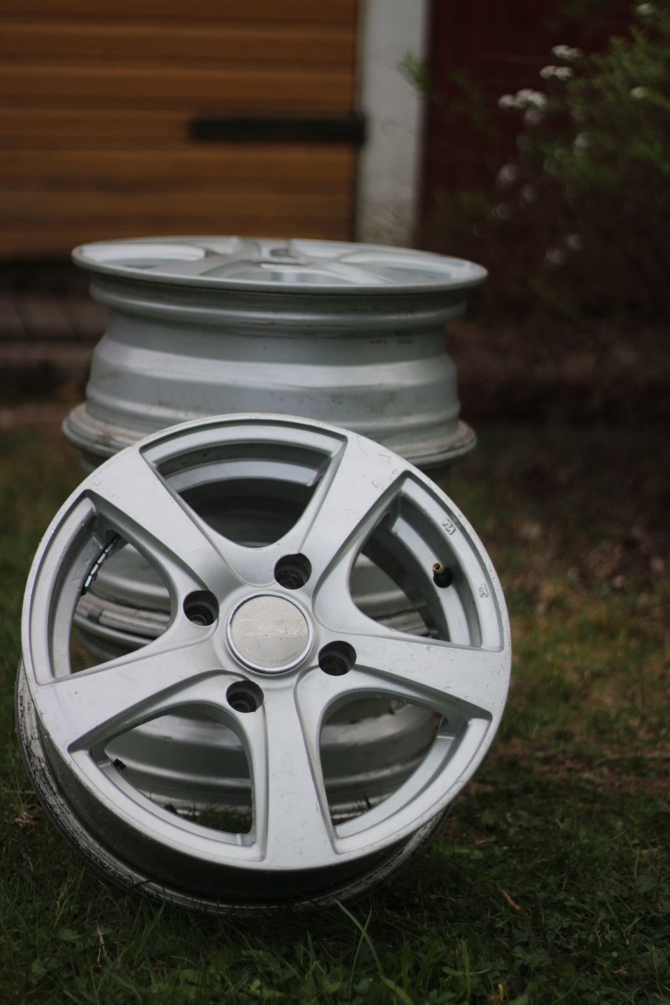 14" Trend Alloy Kiinantinat