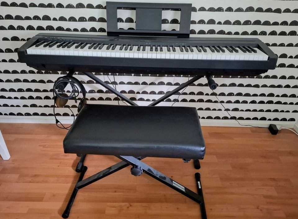 Digital piano Yamaha P45