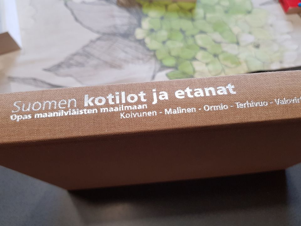 Suomen kotilot ja etanat. Koivunen ym.