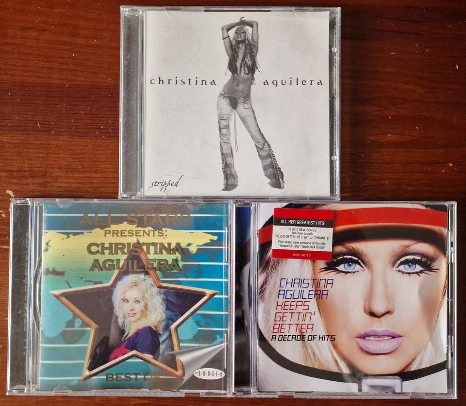 3 kpl Christina Aguilera cdeitä [yhteishintaan 6e]