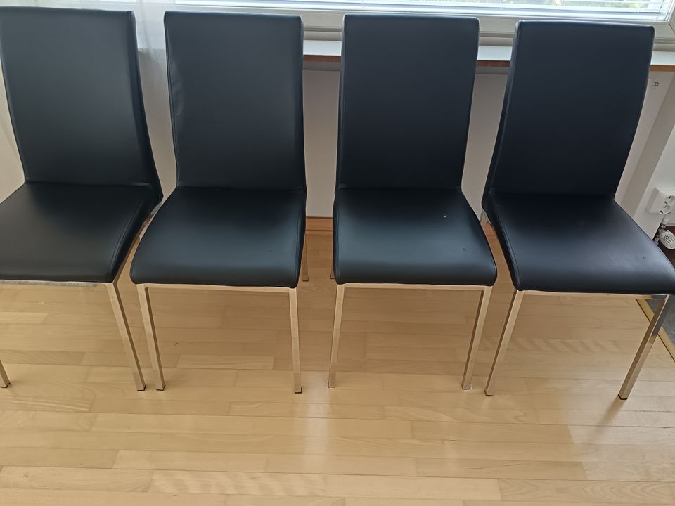 Ruokapöydän tuolit