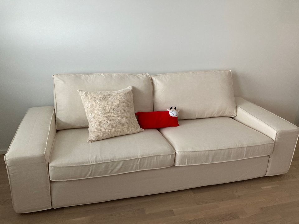 Hyvässä kunnossa IKEA 3:n istuttava sohva, vaalea beige