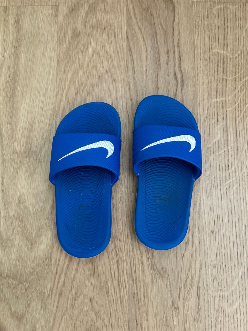 Nike sandaalit 28