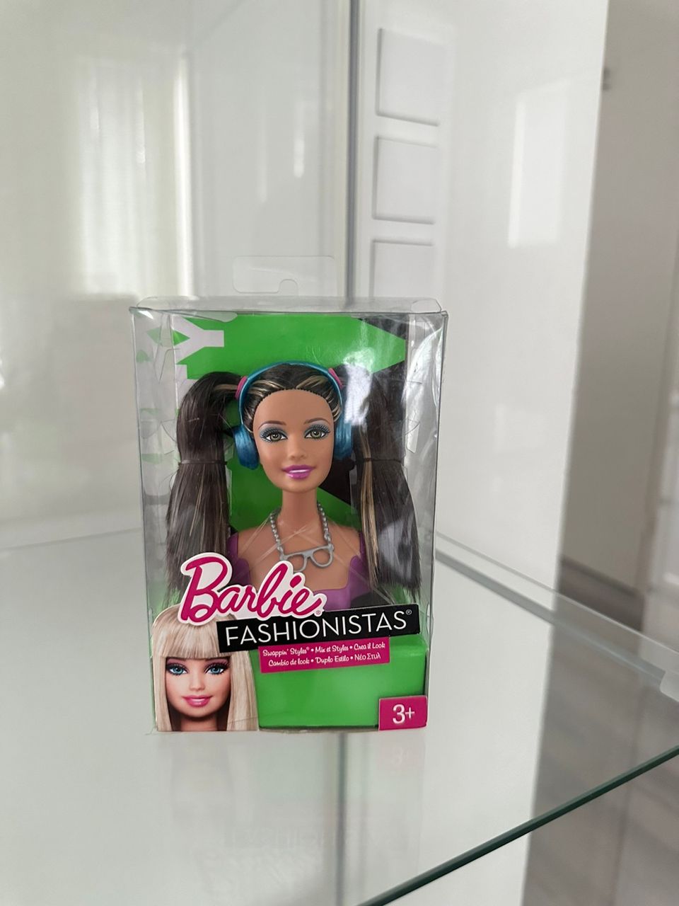 Barbie Fashionistas pää 2010