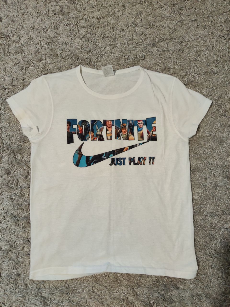 Poikien t-paita koko 152 cm(S),Fortnite