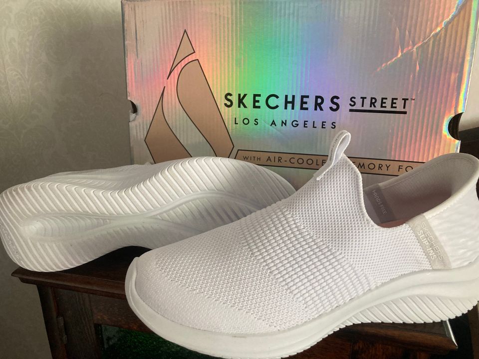 Skechers Slip-ins -lenkkarit (uudet)