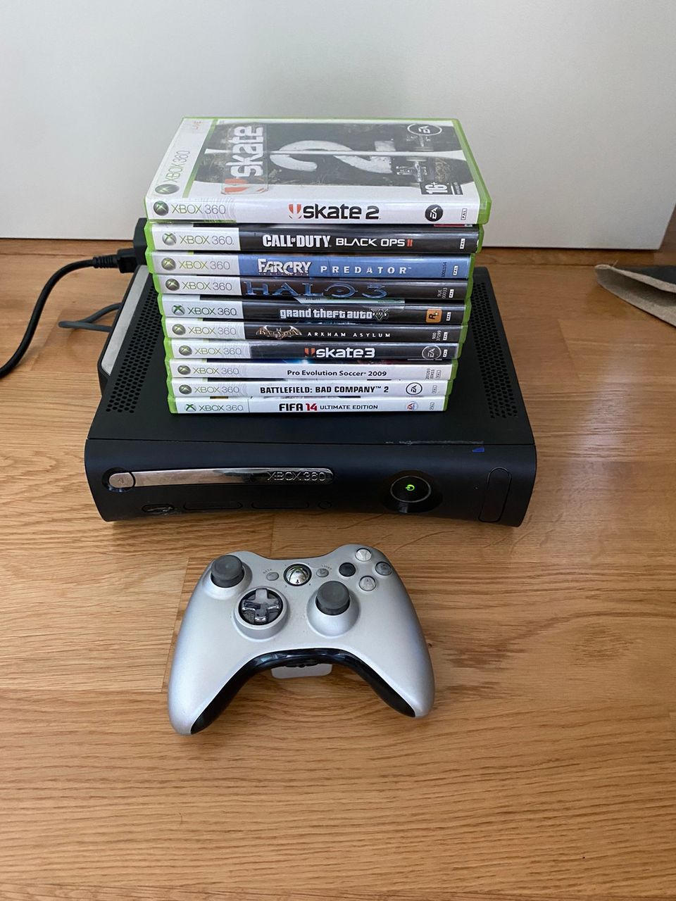 Xbox 360 + 10 peliä