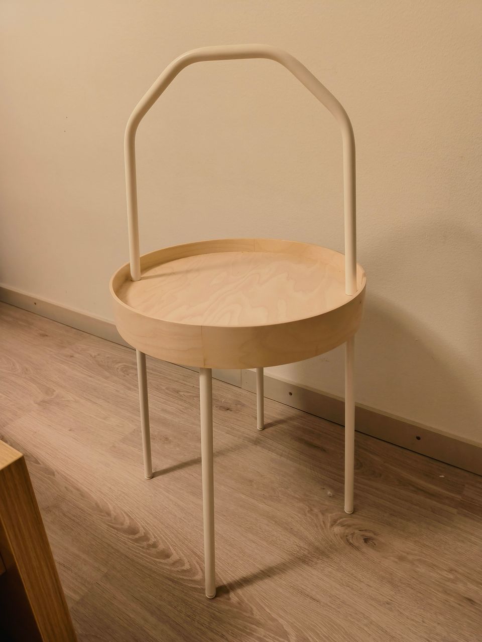 Ikean Yöpöytä