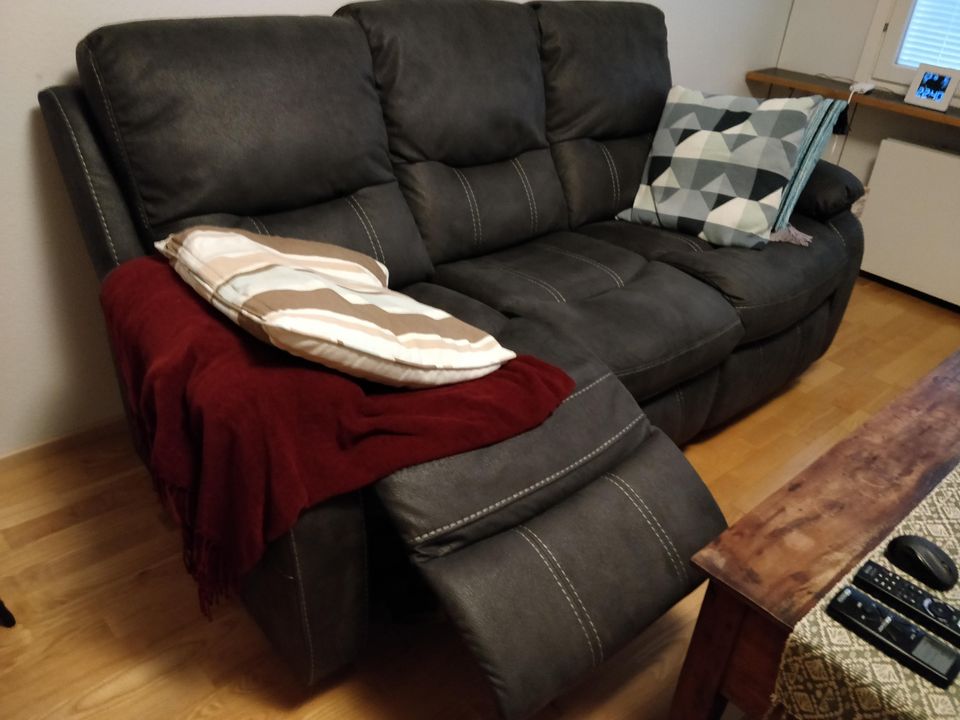 Recliner sofa