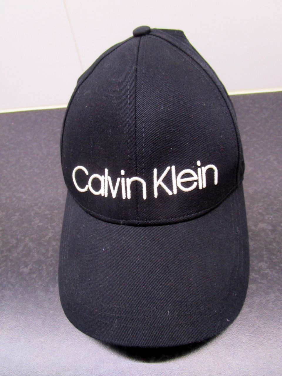 Calvin Klein lippis, musta, AITO