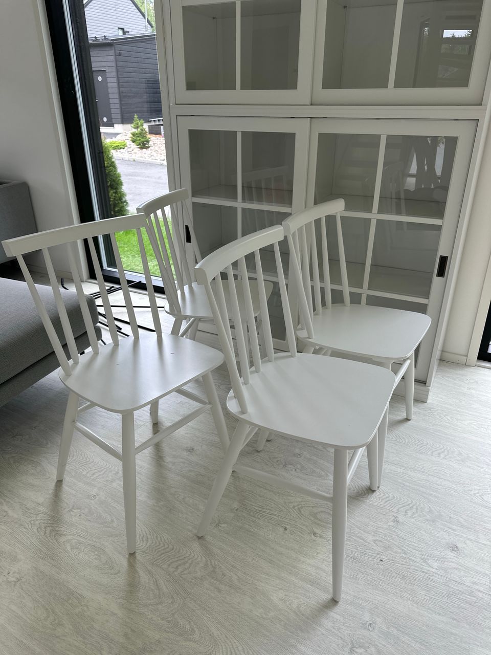 Hakolan valkoiset Pinna-tuolit 4 kpl