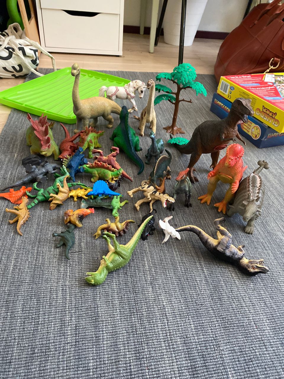 Muovisia dinosauruksia