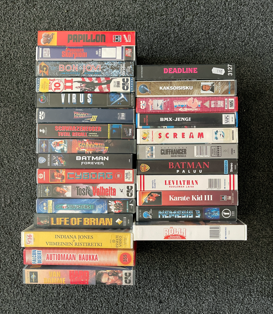 VHS-kasetteja