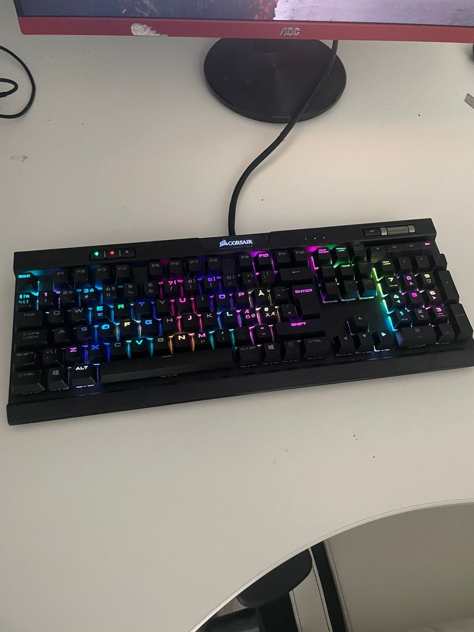 Corsair K70 RGB Mechanical pelinäppäimistö