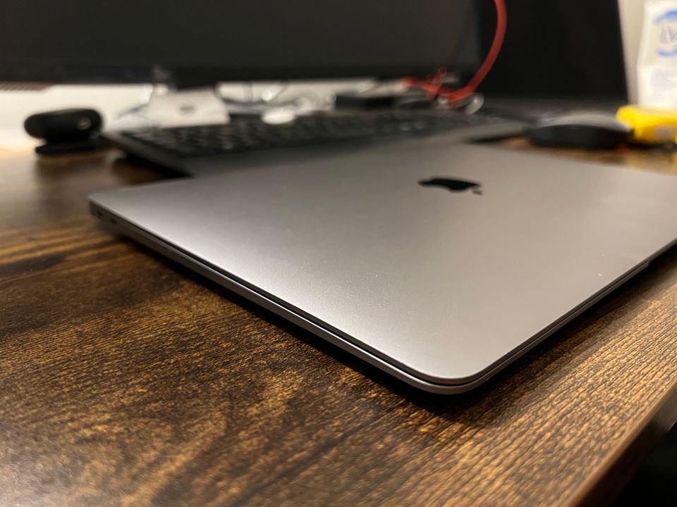 Macbook Air 16GB (13,3", Retina, eng. näppäimistö)