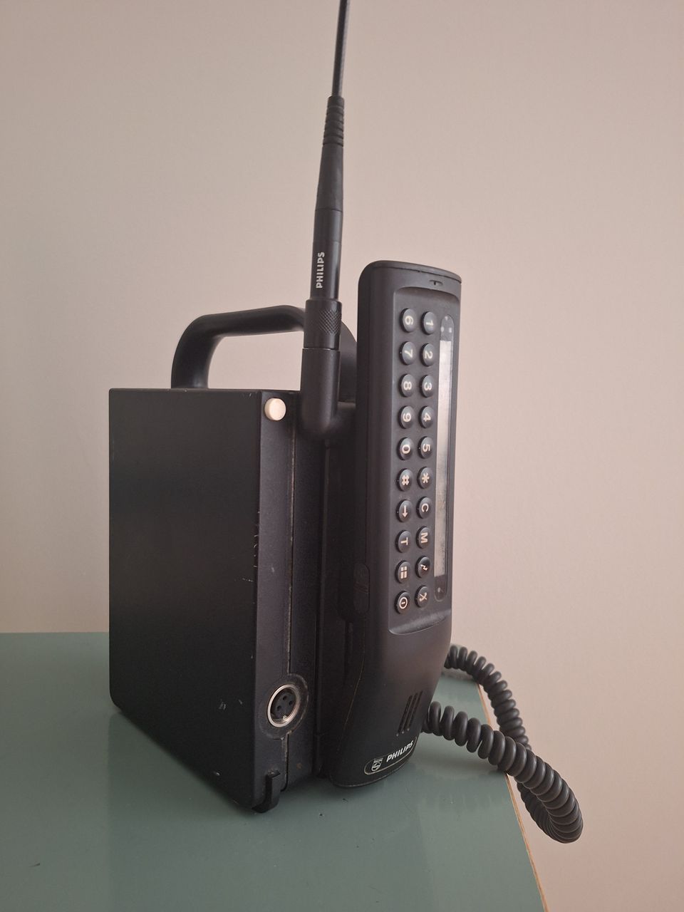 NMT-puhelin, Philips