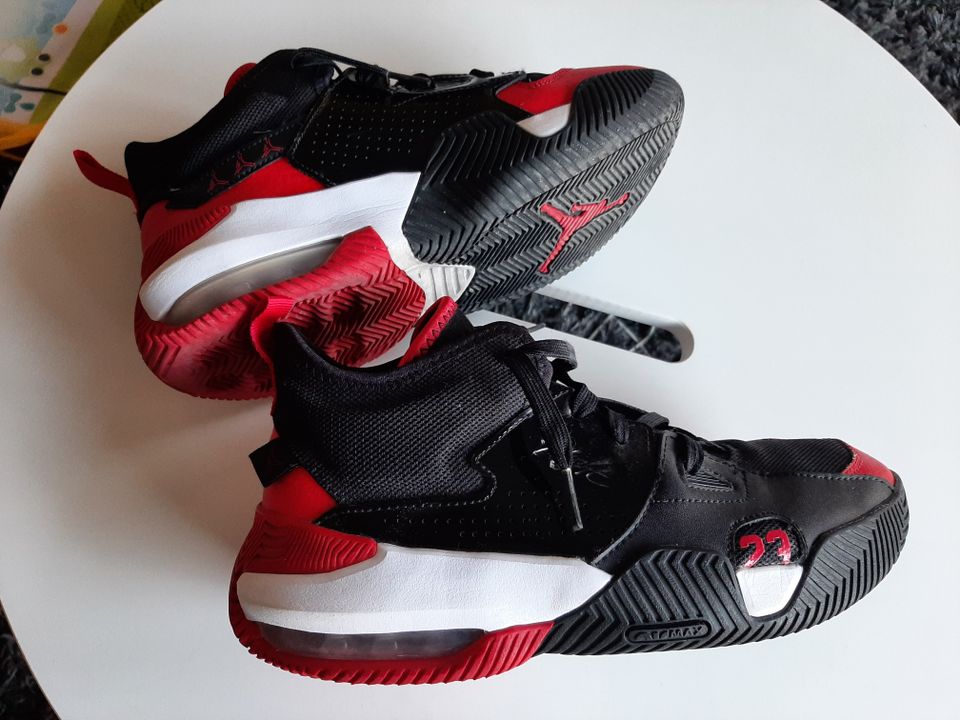 Myydään Jordan Air max 23 kengät