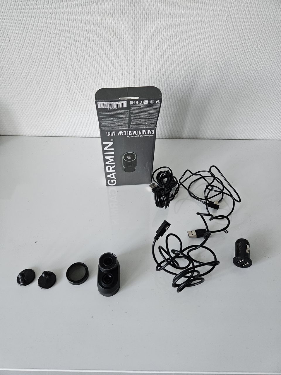 Garmin Dash Cam Mini -autokamera / dashcam paketti