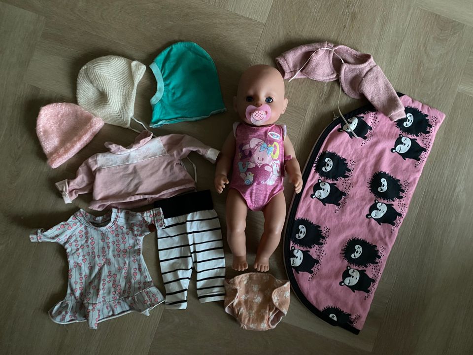 Baby born magic + vaatteita ja makuupussi