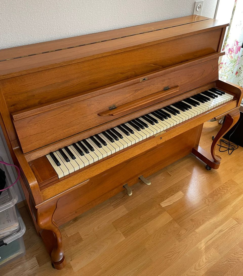 Erittäin kaunis 60-luvun Zimmermann-piano