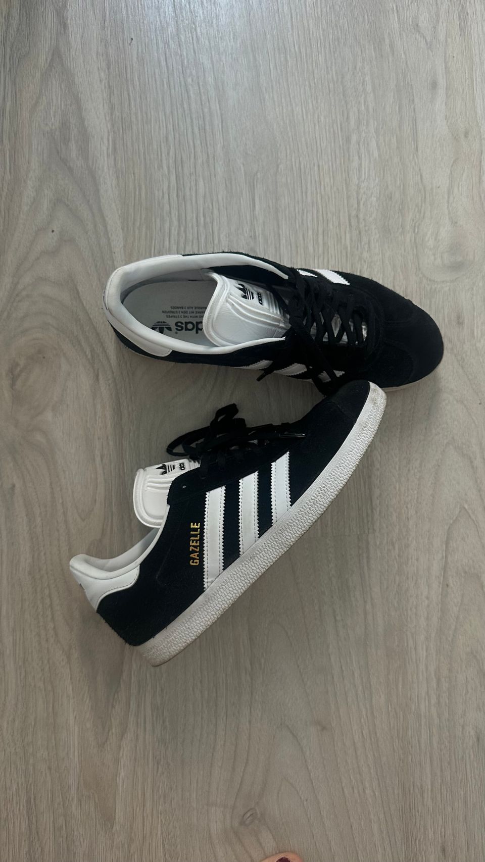 Adidas original Gazelle unisex -matalavartiset tennarit