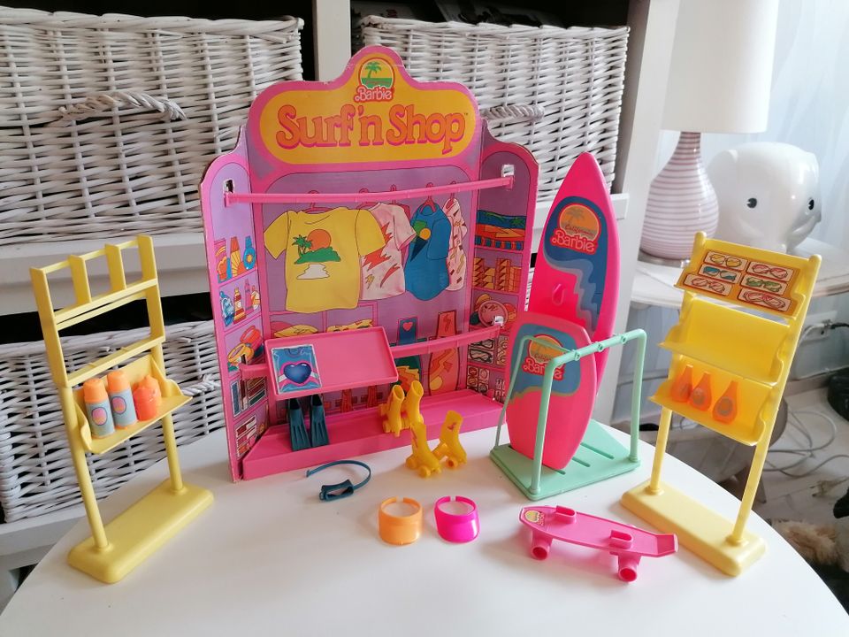 Barbie surf'n shop