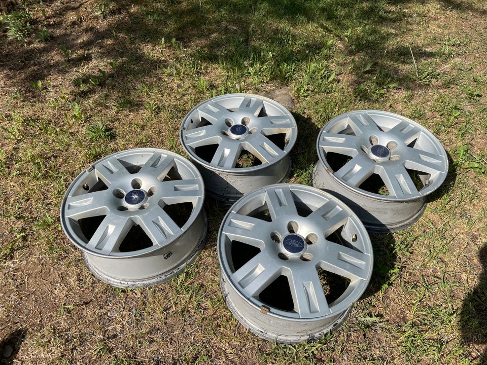 Ford kevytmetallivanteet 16”