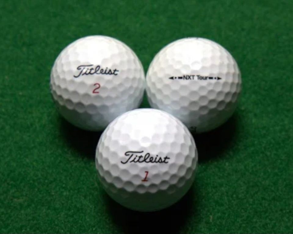 Titleist NXT Tour Golfpalloja 25 kpl