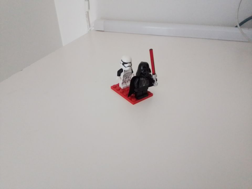 LEGO Darth vader ja Storm trooper minifiguurit