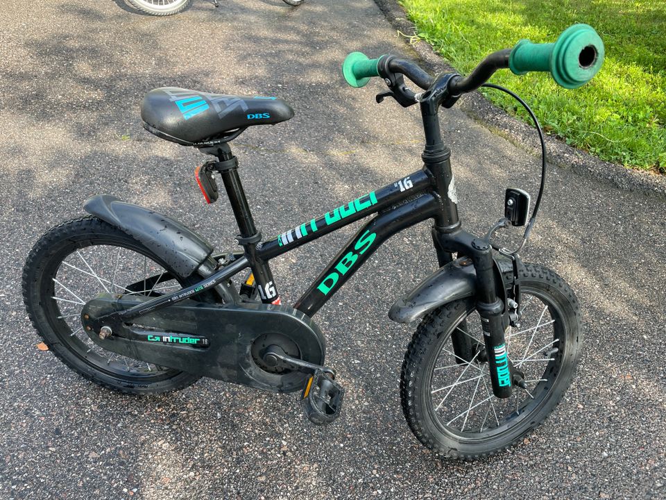 Lasten DBS polkupyörä 16 tuumaa, vain kovaan käyttöön.