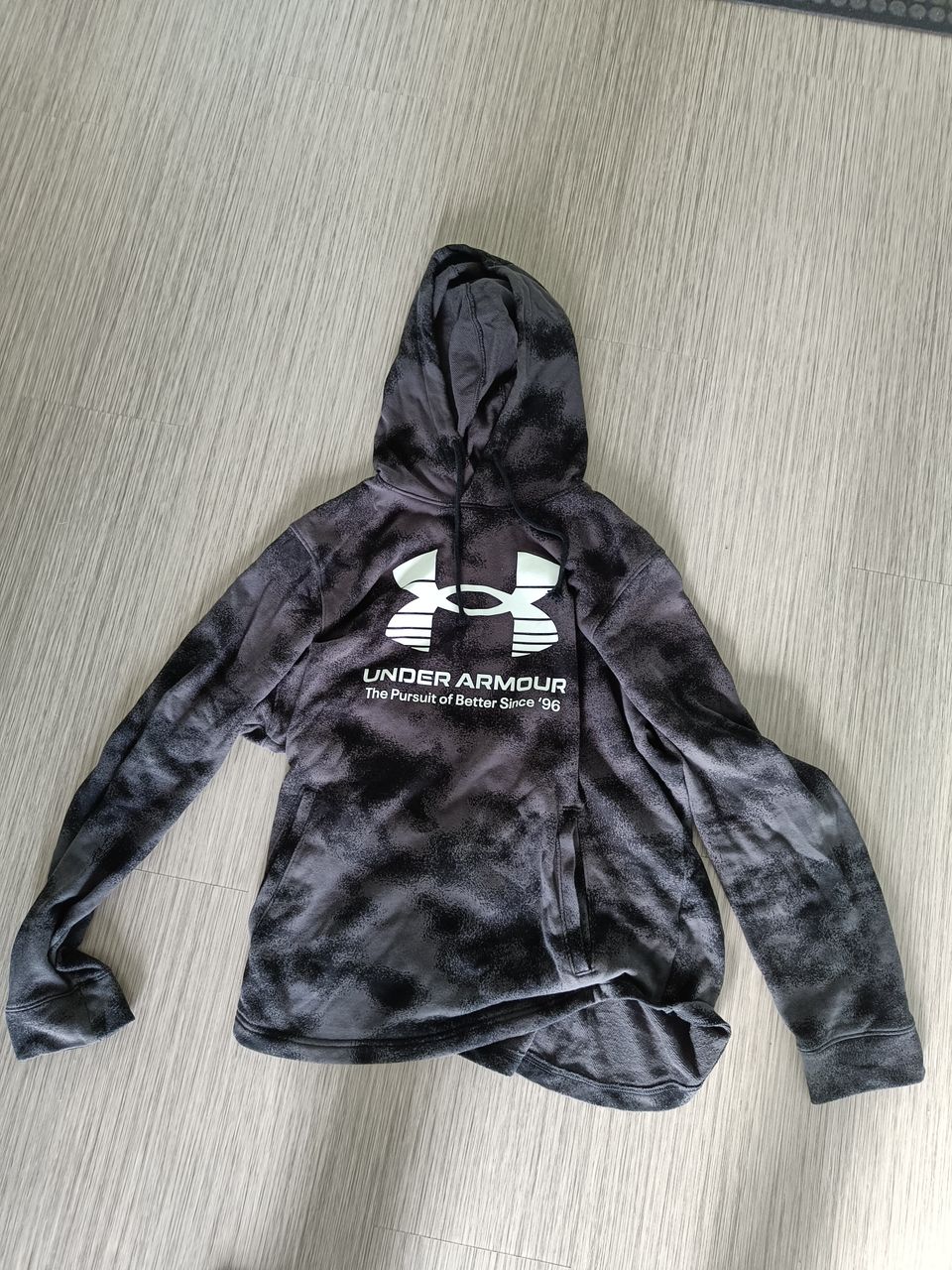 Under armour huppari