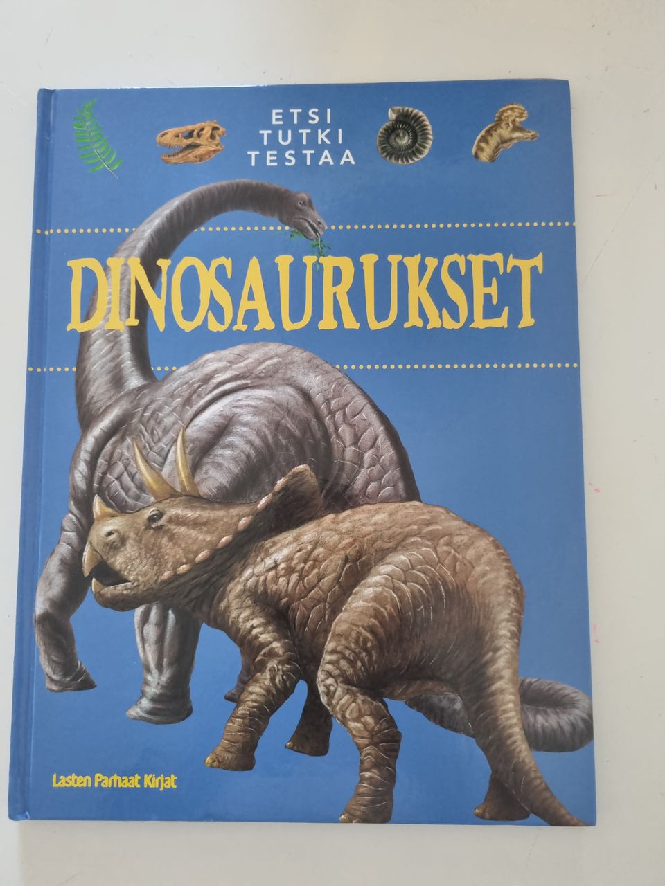 Dinosaurukset-kirja