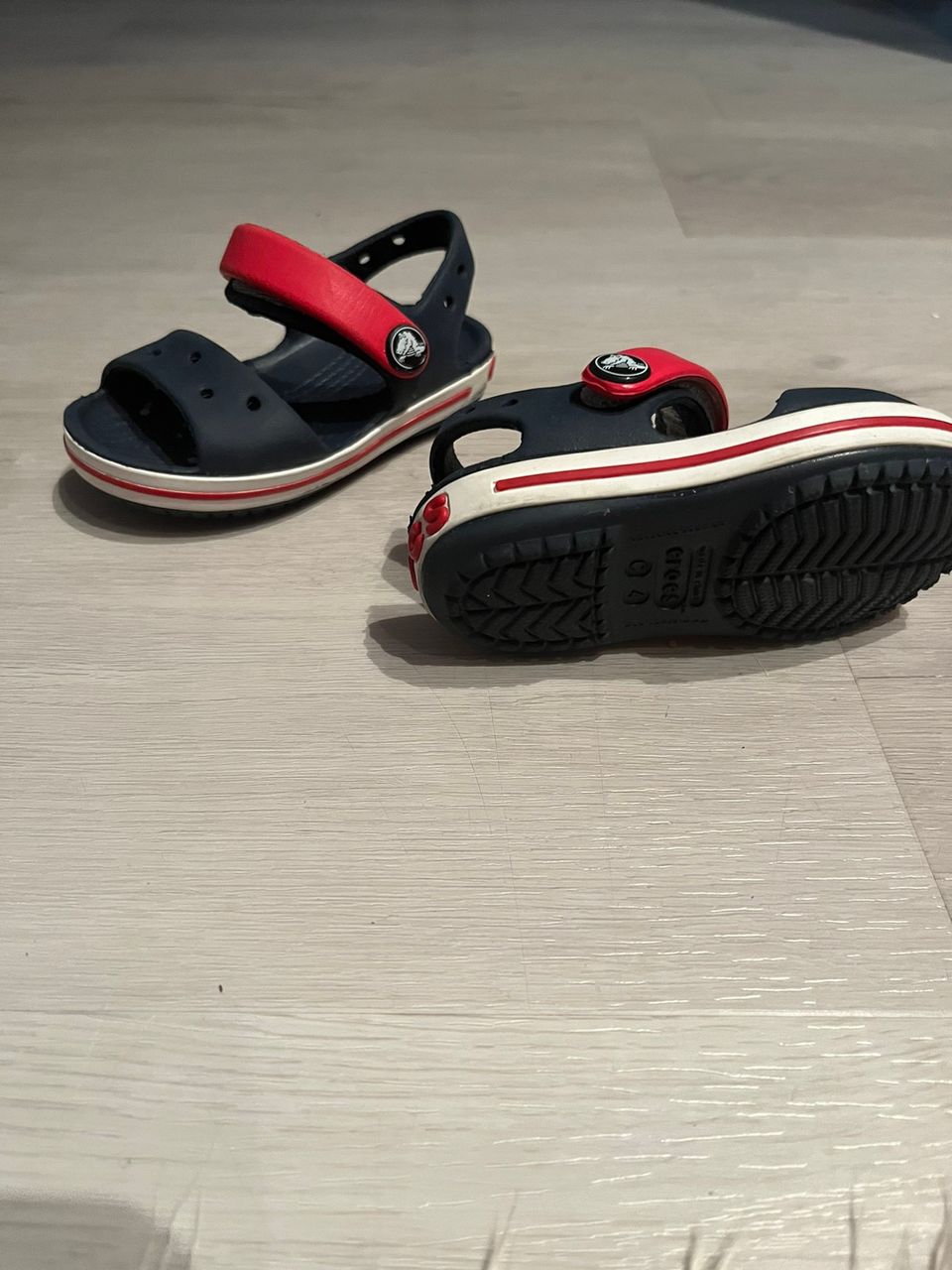 Crocs sandaalit 19-20