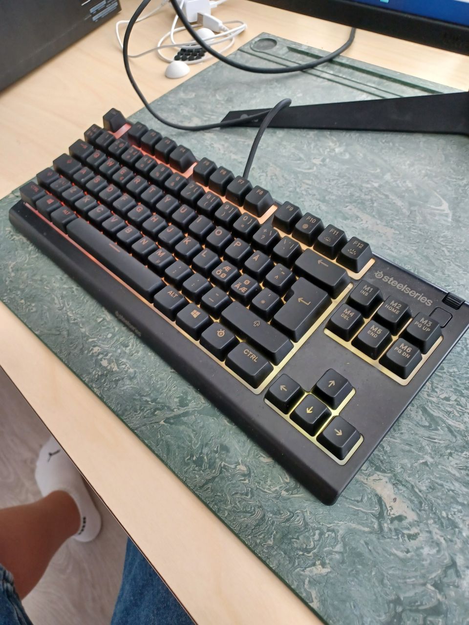 steelseries apex 3 tenkeyless pelinäppäimistö