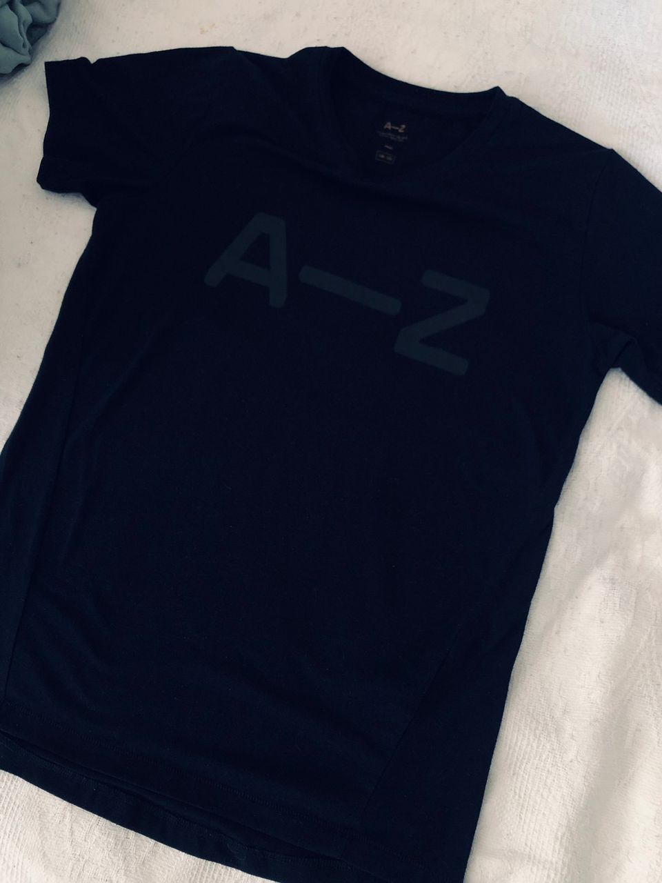 A-Z T-paita tummansininen
