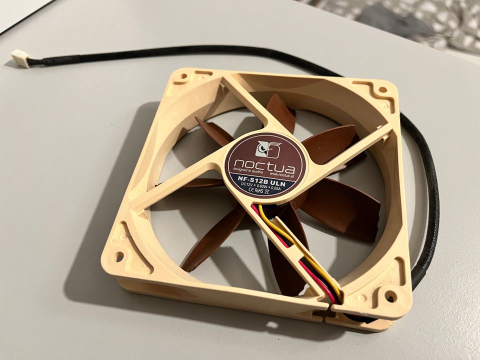 Noctua NF-S12A ULN kotelotuuletin (hiljainen)