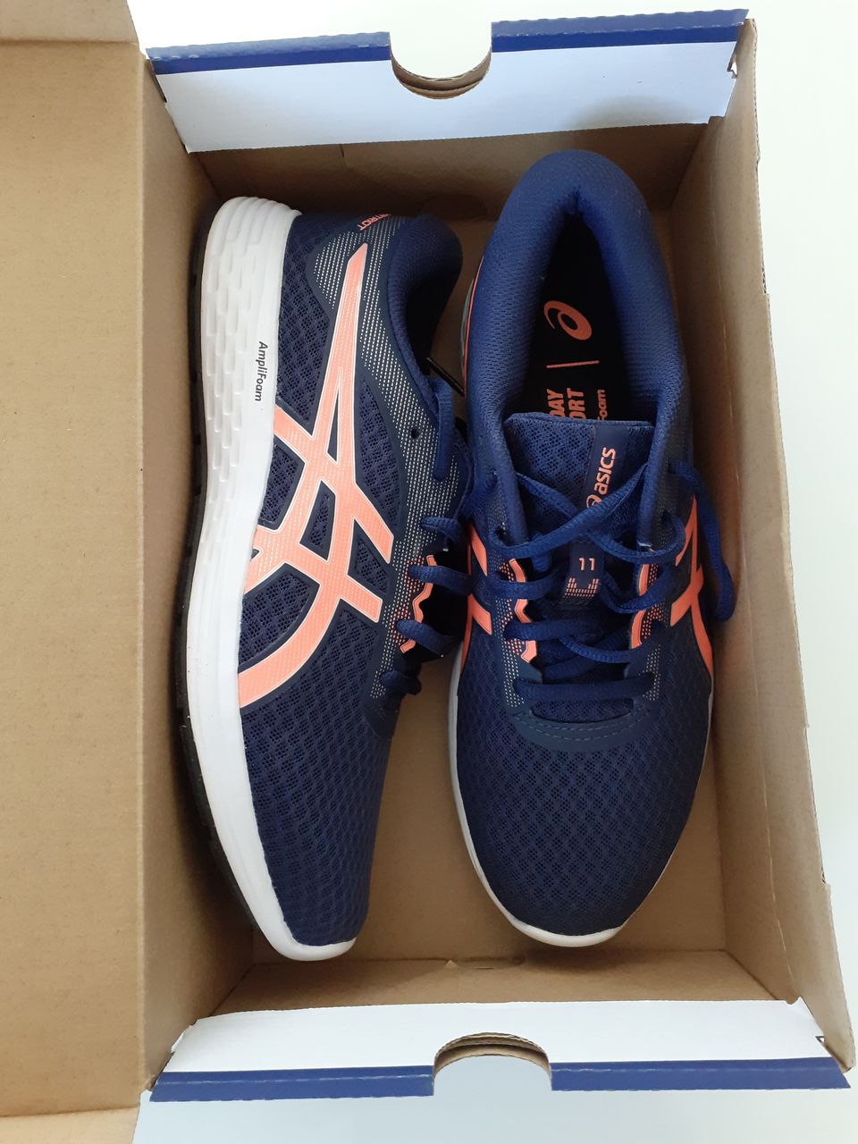 Asics naisten juoksukengät