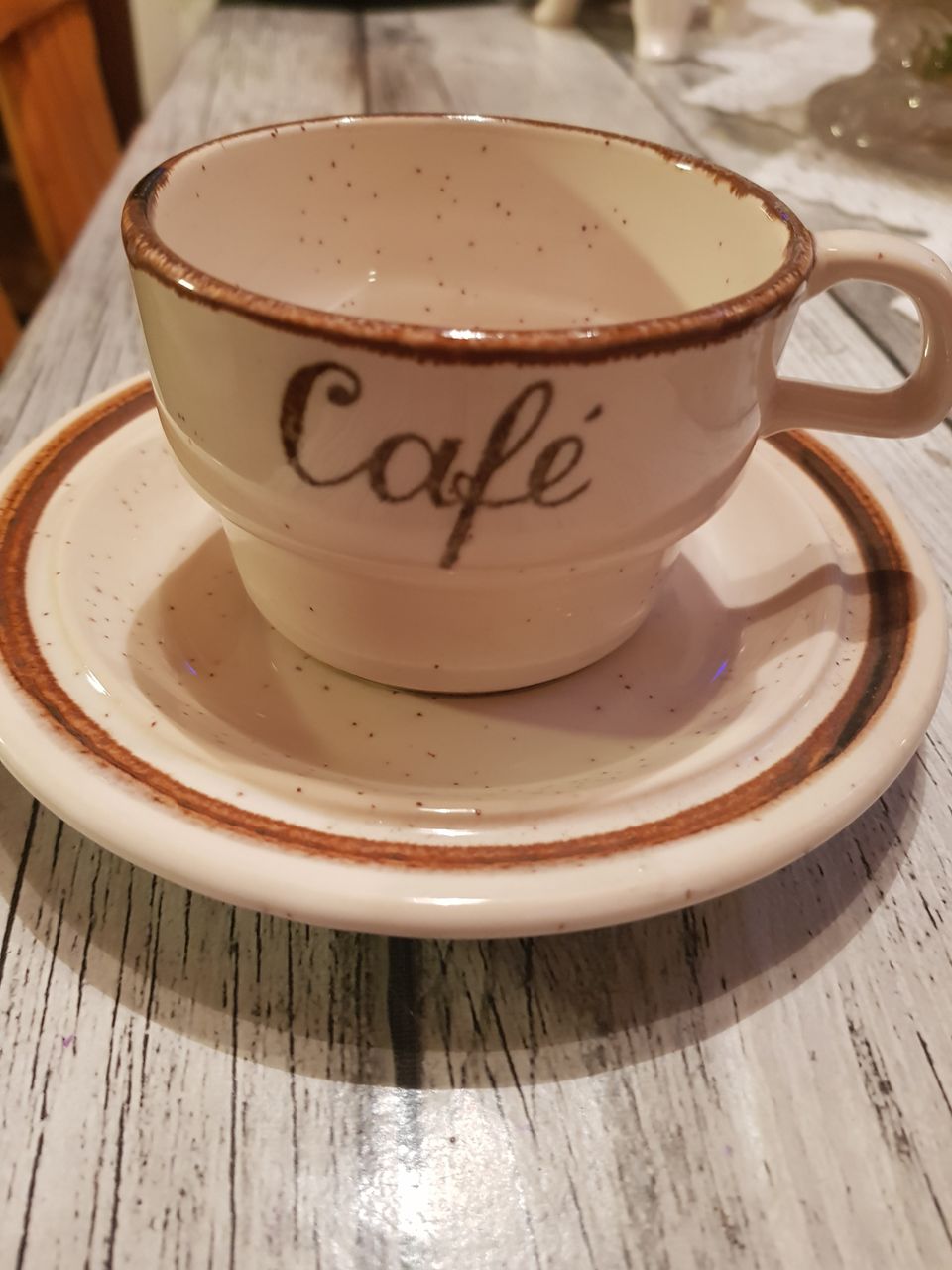 Isohko beige-ruskea Cafe kahvikuppi + tassi