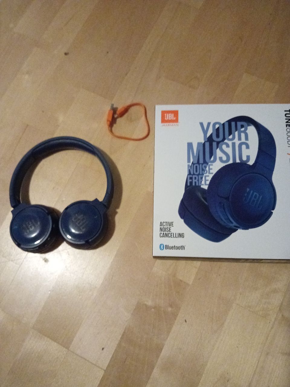 JBL TUNE 600BTnc