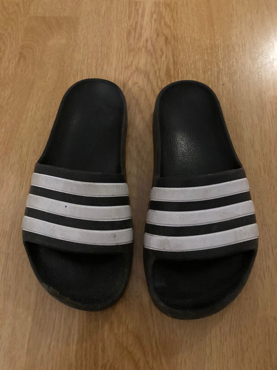 Adidas sandaalit 34