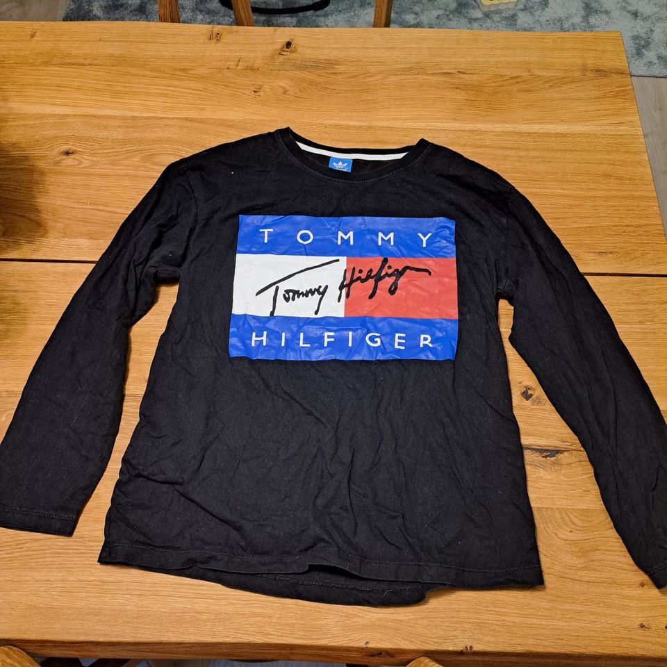 Tommy Hilfiger paita koko M