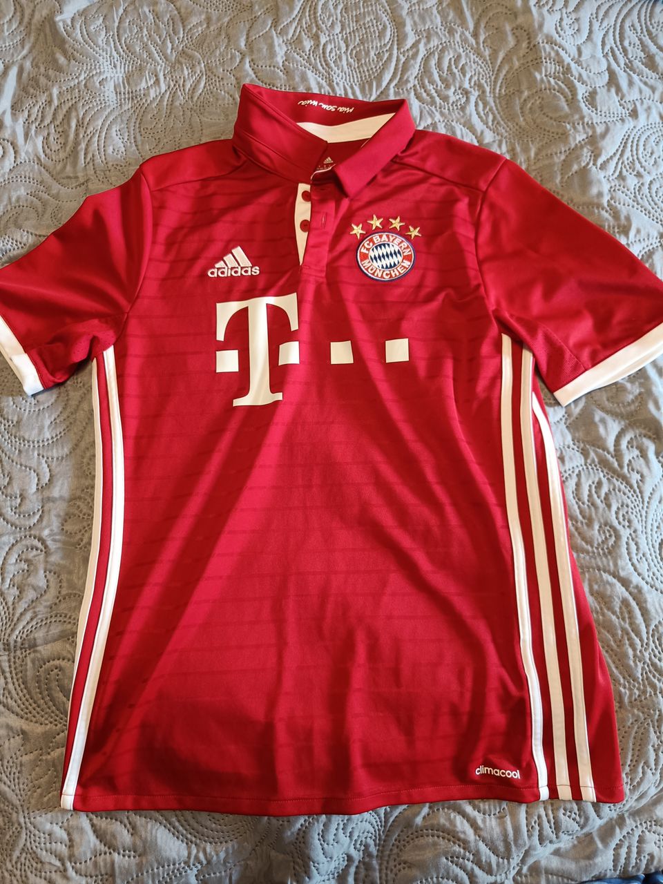 FC Bayern Munchen paita, koko 176 cm.