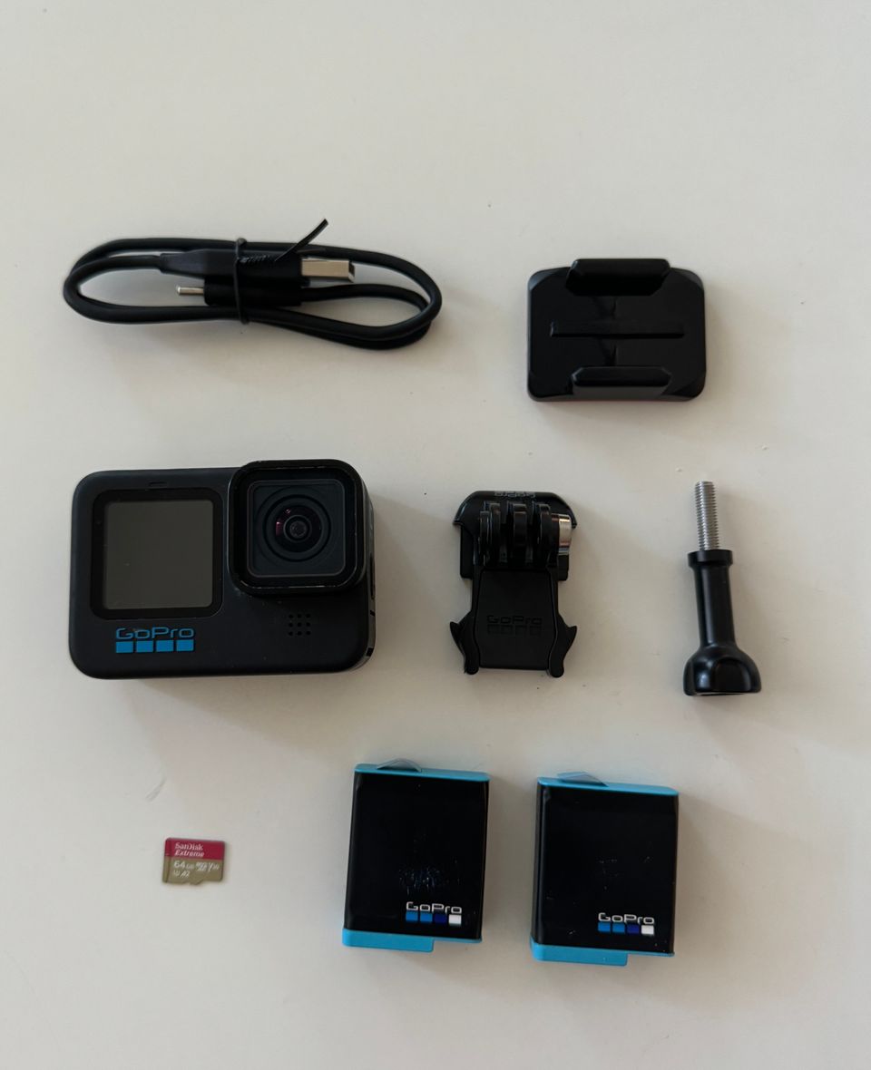 GoPro Hero 10 kamera + 2 akkua & tarvikkeet